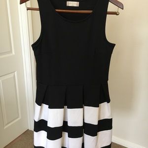 Black and white dress. Size Medium
